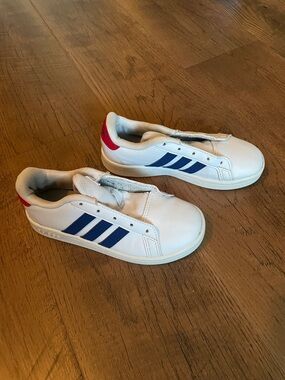 adidas Kids White Sneakers with Blue Stripes and Red Heel